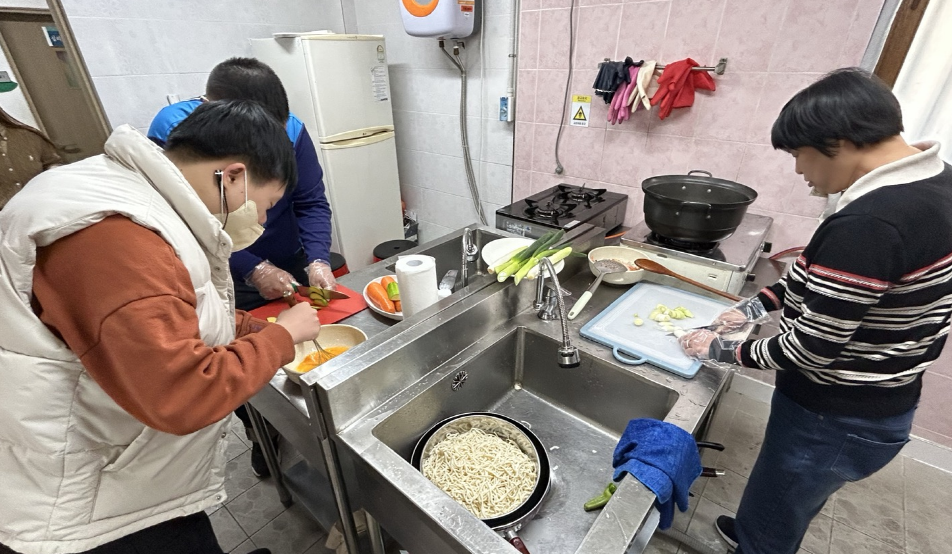 해물칼국수 만들기 및 시식